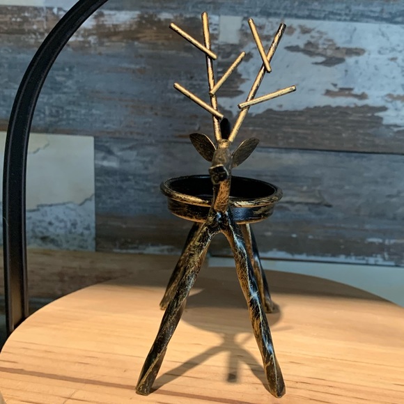 Adorable metal deer candle holder - Picture 2 of 3